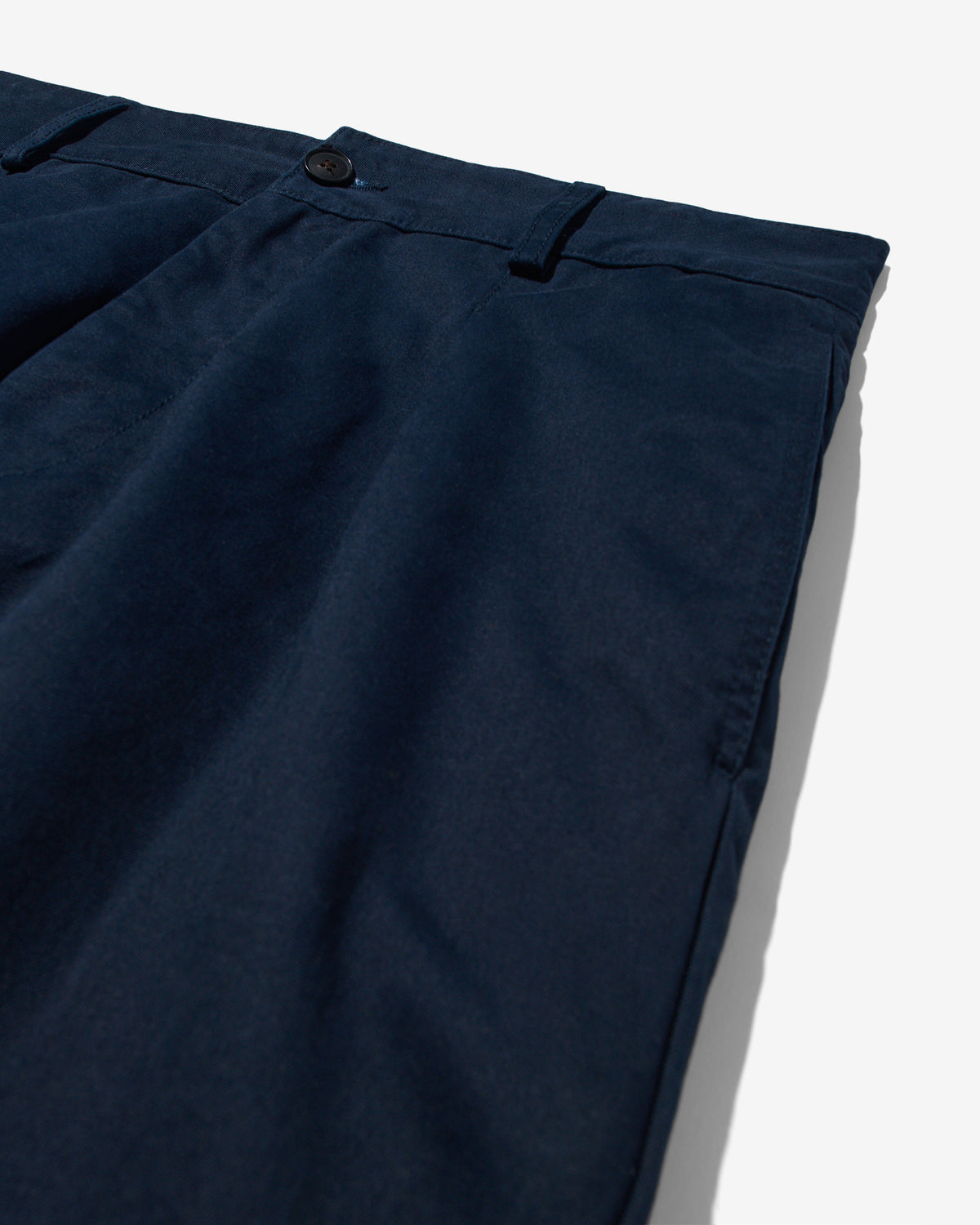 Single-Pleat Baggy Short