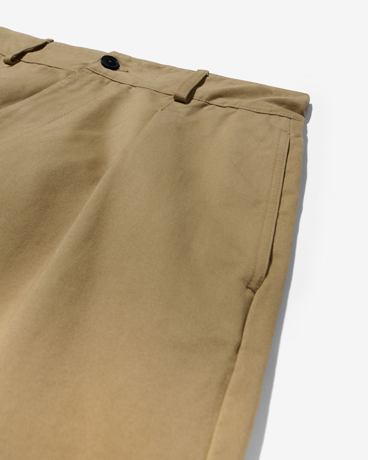Single-Pleat Baggy Short