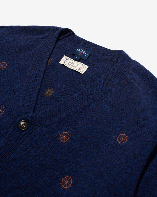 Noah - Ship Wheel Shetland Cardigan - Detail