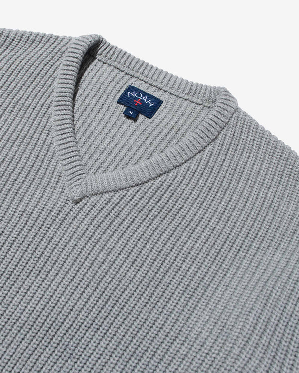 Noah - V-Neck Shaker Stitch Sweater - Detail