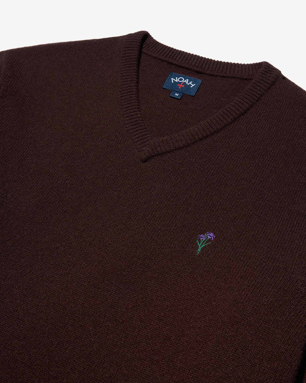 Noah - V-Neck Merino Sweater - Detail